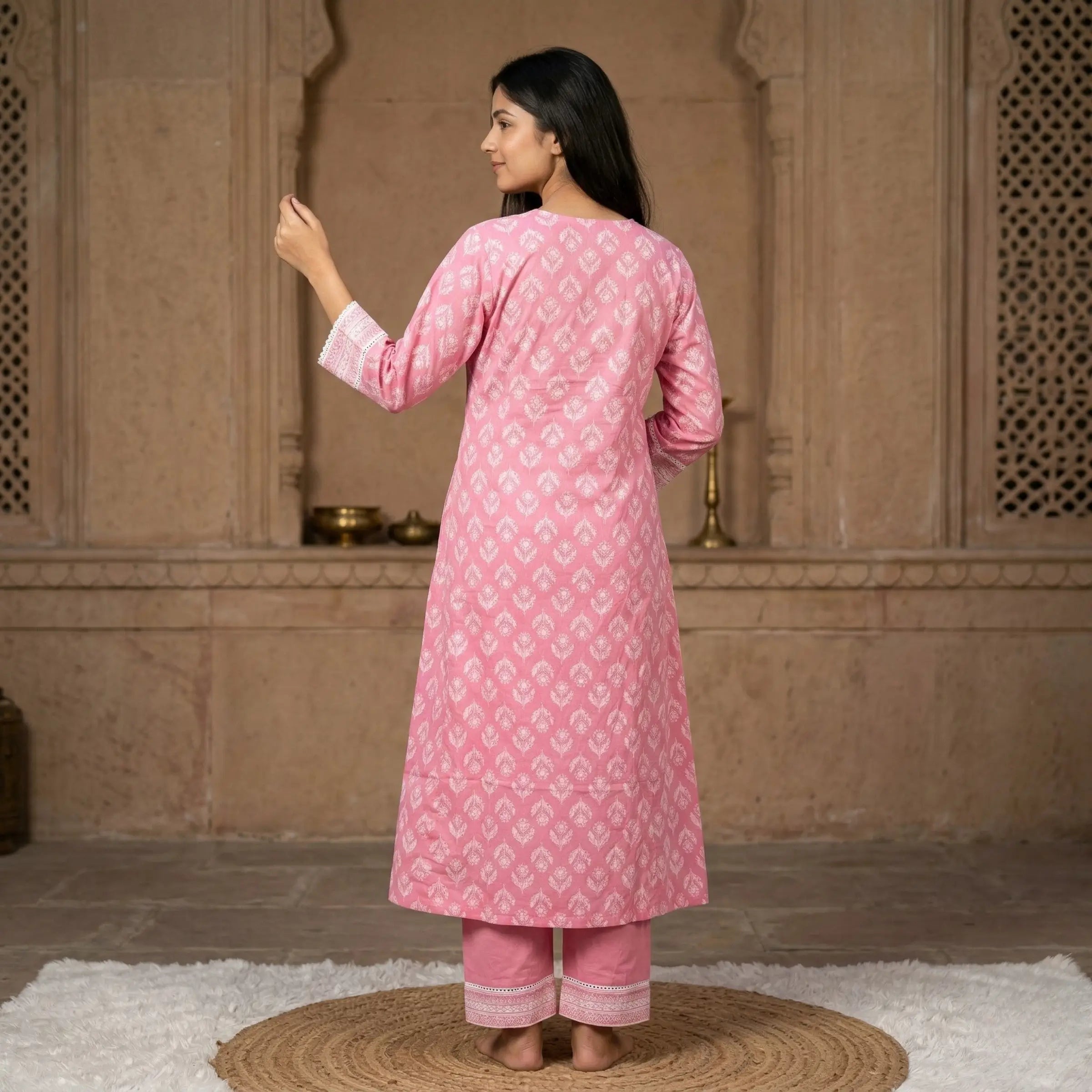 Gulabi Afsana Kurta Set