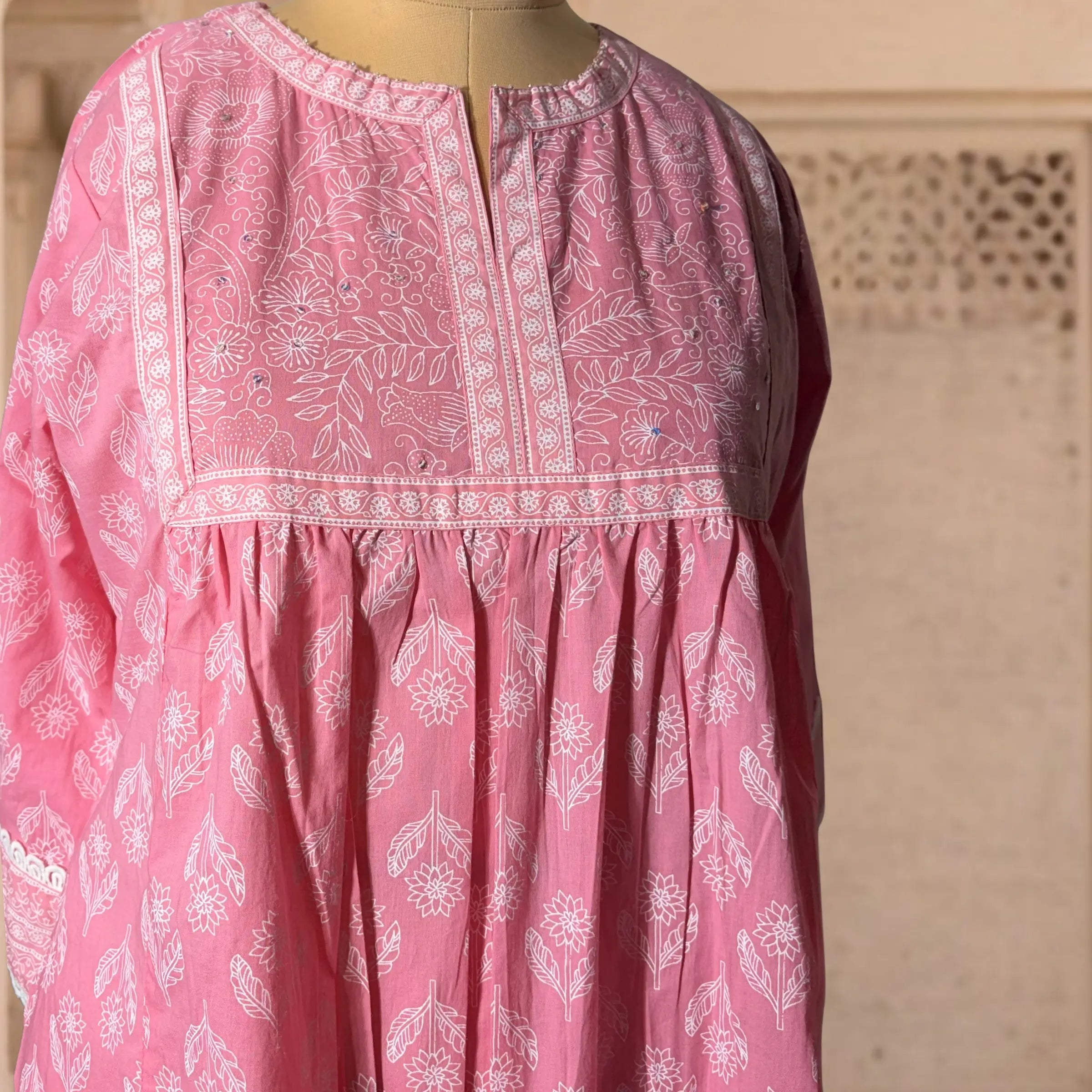 Gulabi Afsana Kurta Set